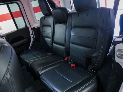 Used 2021 Jeep Wrangler Unlimited Sahara image 14