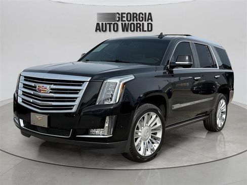 Used 2018 Cadillac Escalade Platinum image 3