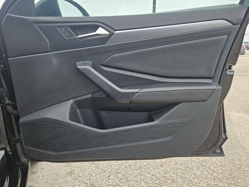 Used 2024 Volkswagen Jetta SE image 29