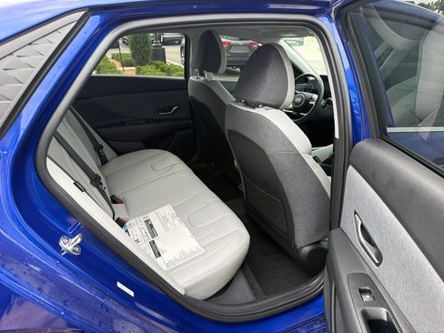 Used 2026 Hyundai Elantra Limited FWD image 12