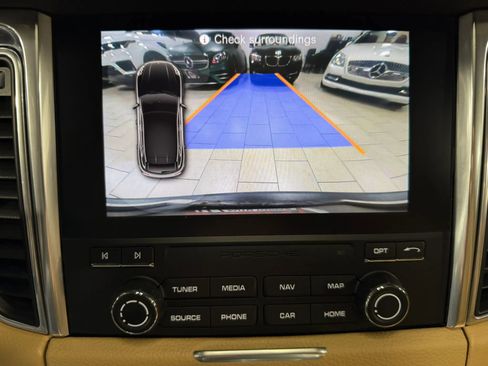 Used 2018 Porsche Macan AWD/4WD image 14