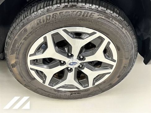 Used 2023 Subaru Forester Premium AWD/4WD image 31