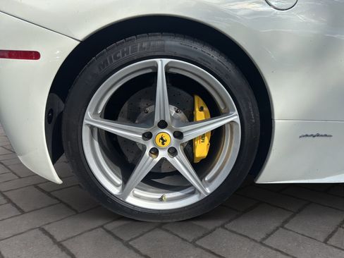Used 2013 Ferrari 458 Spider image 24