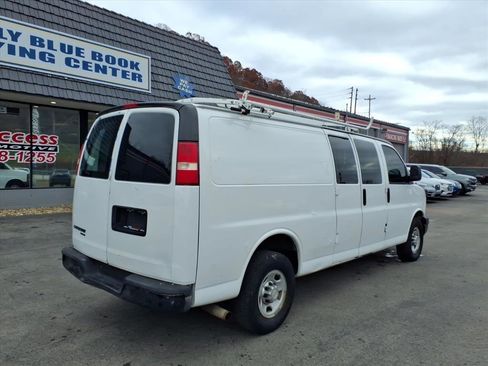 Used 2013 Chevrolet Express 3500 Extended image 2