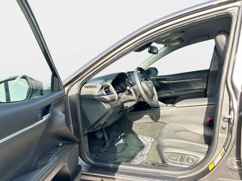 Used 2023 Toyota Camry XSE FWD image 10