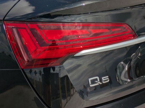 Used 2023 Audi Q5 2.0T Premium w/ Convenience Package AWD/4WD image 18
