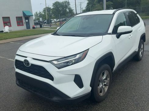 Used 2023 Toyota RAV4 XLE AWD/4WD image 2