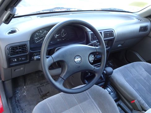 Used 1994 Nissan Sentra 2.5 Limited Edition image 9