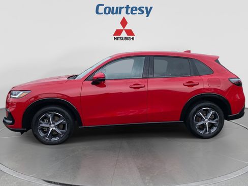 Used 2025 Honda HR-V EX-L image 2