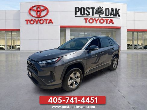 Used 2025 Toyota RAV4 XLE FWD image 1