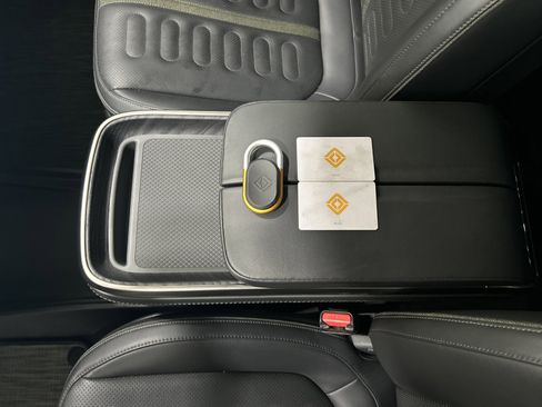 Used 2024 Rivian R1S Adventure image 31