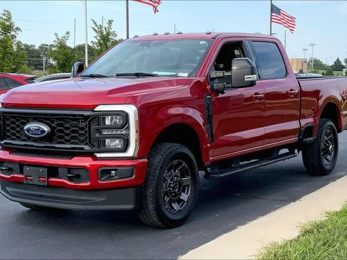 Used 2024 Ford F250 Lariat w/ Sport Appearance Package AWD/4WD image 5