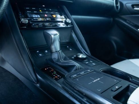 Used 2021 Lexus IS 350 F Sport image 9