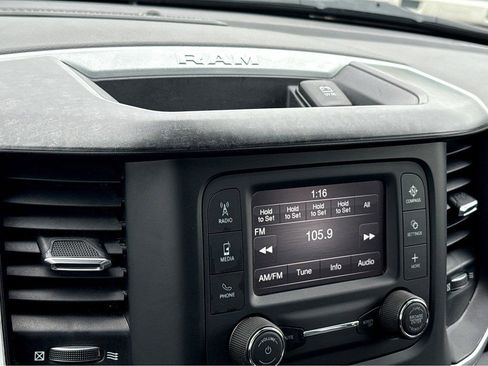Used 2022 RAM 1500 Big Horn AWD/4WD image 9