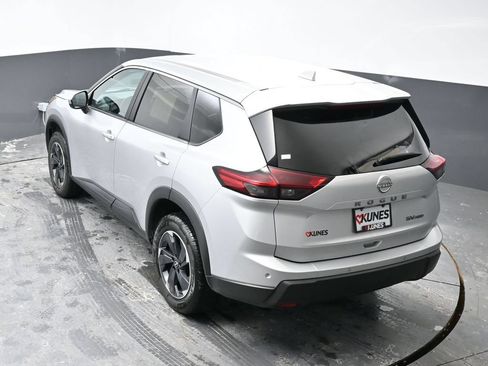 Used 2024 Nissan Rogue SV AWD/4WD image 46