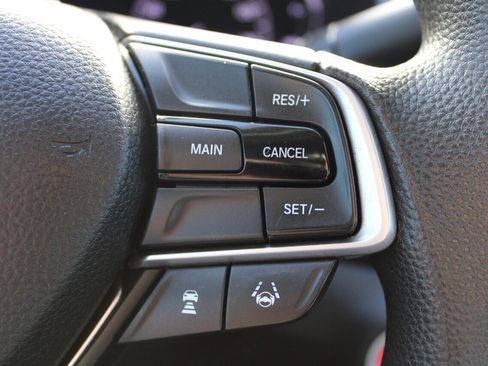 Used 2018 Honda Accord EX image 35
