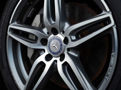 Used 2017 Mercedes-Benz E 300 4MATIC image 19