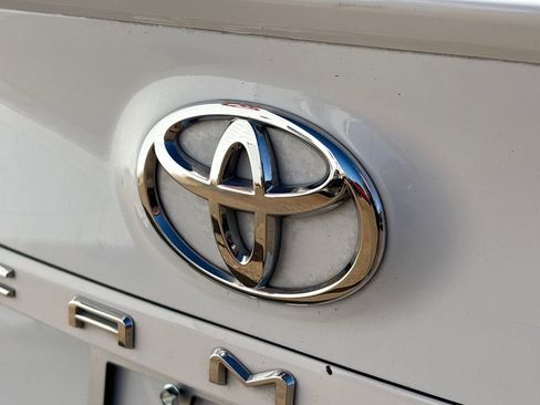 Used 2020 Toyota Camry SE image 30