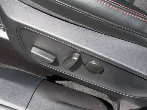 Used 2025 Ford Escape ST-Line FWD image 17