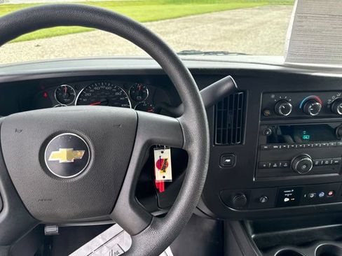 Used 2025 Chevrolet Express 3500 LT w/ LT Preferred Equipment Group RWD image 20