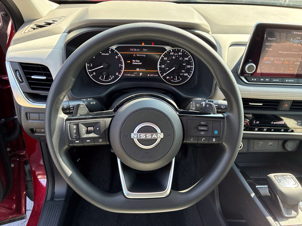 Used 2023 Nissan Rogue SV AWD/4WD image 16
