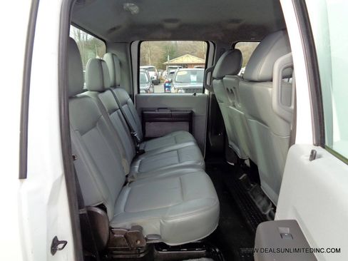 Used 2014 Ford F250 XL w/ Power Equipment Group AWD/4WD image 18
