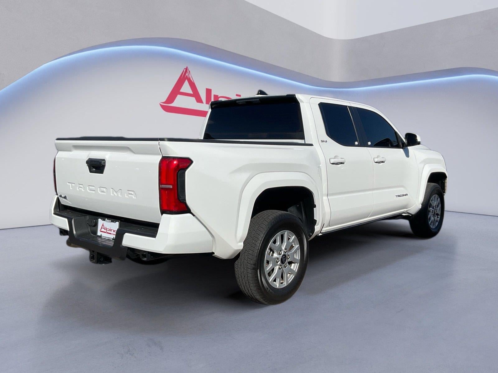 Used 2026 Toyota Tacoma SR5 AWD/4WD image 5