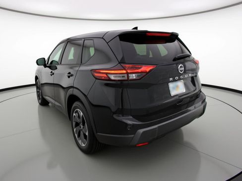 Used 2025 Nissan Rogue SV image 6