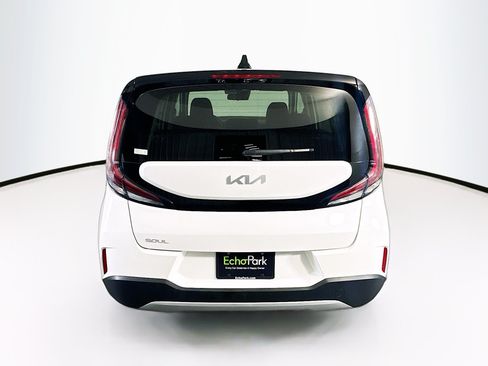 Used 2025 Kia Soul LX w/ LX Technology Package FWD image 7