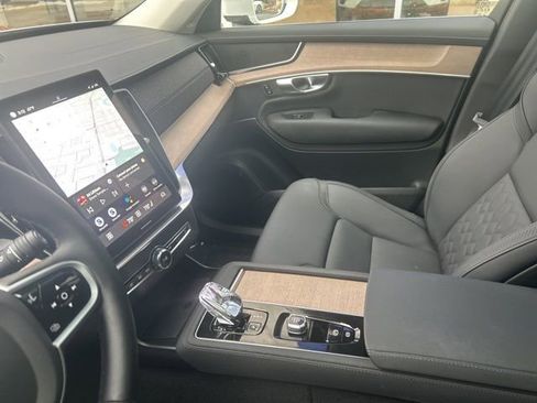 Used 2025 Volvo XC90 B6 Plus image 20