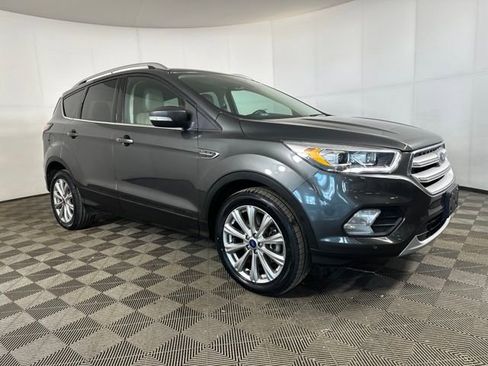 Used 2018 Ford Escape Titanium image 2