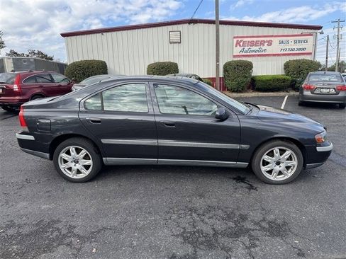 Used 2002 Volvo S60 2.4T image 1