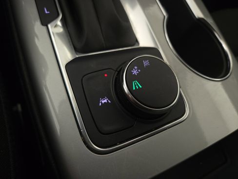 Used 2025 Chevrolet Blazer LT w/ Convenience Package FWD image 27