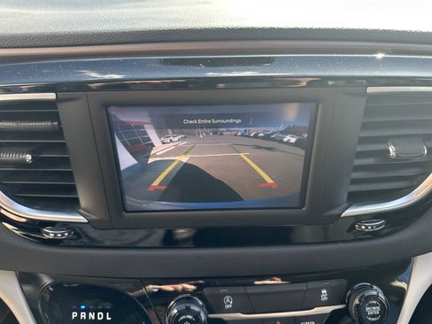 Used 2023 Chrysler Voyager LX image 15