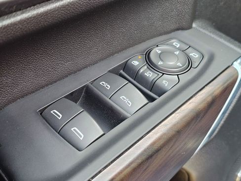 Certified 2023 GMC Sierra 2500 SLT w/ SLT Premium Package image 14