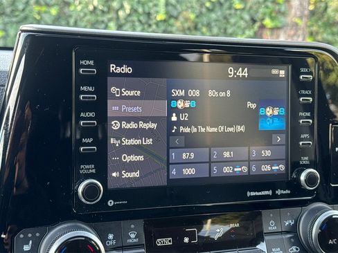 Certified 2021 Toyota Highlander XLE image 17