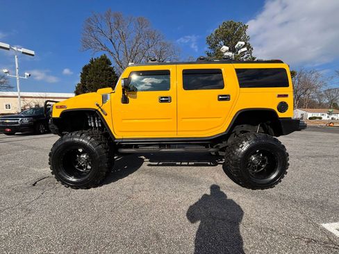Used 2003 HUMMER H2 w/ Preferred Equipment Group image 2