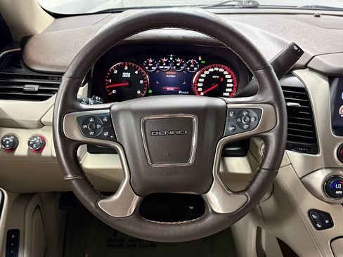 Used 2016 GMC Yukon XL Denali AWD/4WD image 18