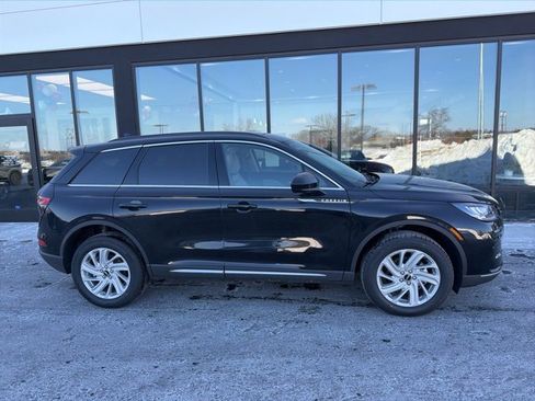 New 2026 Lincoln Corsair Premiere image 2