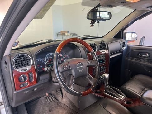 Used 2005 GMC Envoy Denali image 5