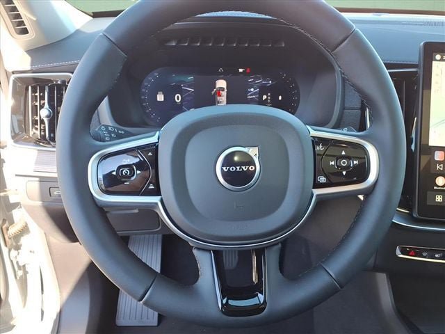 New 2026 Volvo XC90 B6 Plus w/ Protection Package Premier AWD/4WD image 17