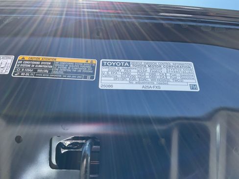Used 2025 Toyota RAV4 XLE AWD/4WD image 24