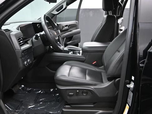 Used 2025 Chevrolet Tahoe LT AWD/4WD image 19
