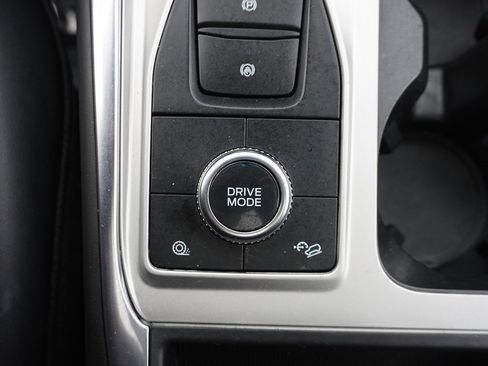 Used 2022 Ford Explorer XLT w/ Equipment Group 202A image 62