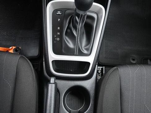 New 2025 Hyundai Venue SE FWD image 18