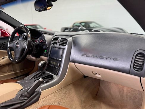 Used 2006 Chevrolet Corvette Convertible w/ Preferred Equipment Group RWD image 42