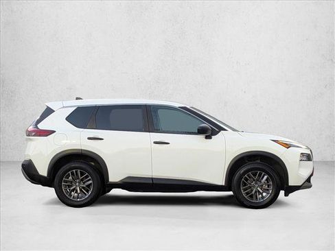 Used 2023 Nissan Rogue S image 4
