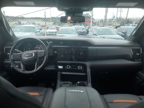 Used 2025 GMC Sierra 2500 AT4 w/ AT4 Preferred Package image 10