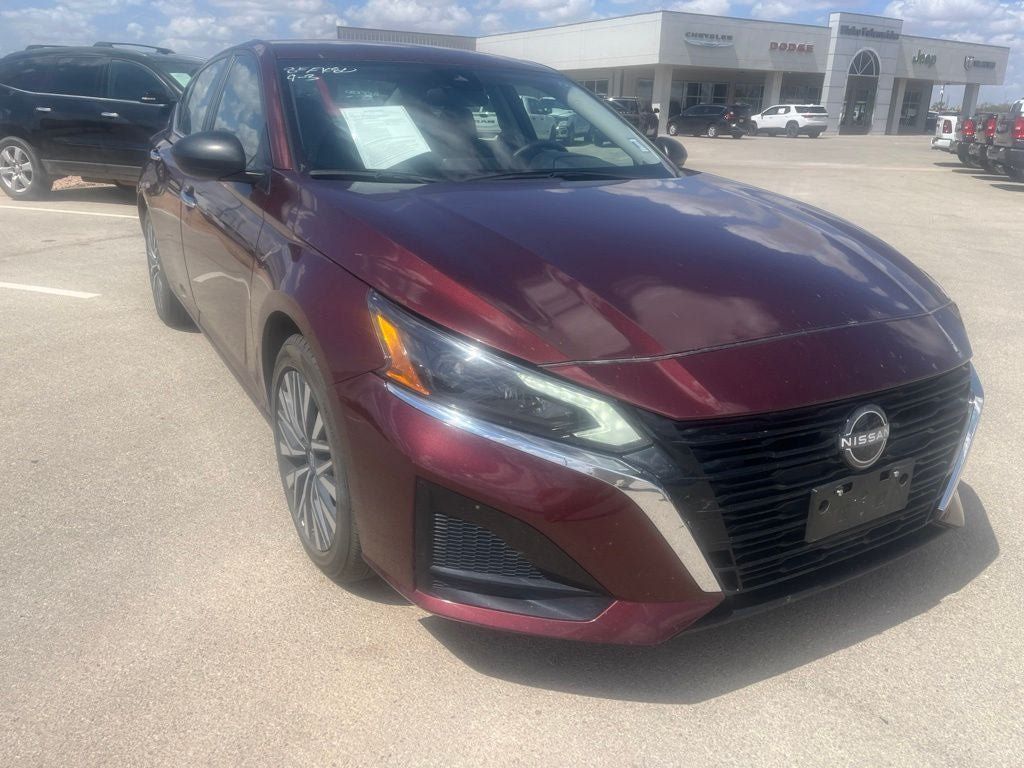 Used 2025 Nissan Altima 2.5 SV FWD image 7