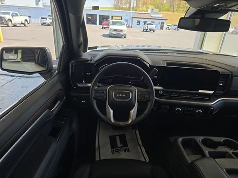 Certified 2025 GMC Sierra 1500 SLT AWD/4WD image 9